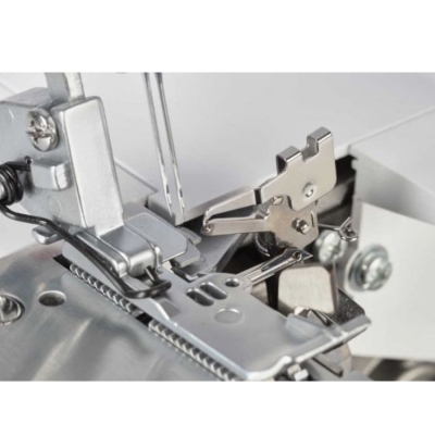 BERNINA B44 Bernina Bernette Funlock B44, 4 nitkowy Owerlok, 15 ściegów.