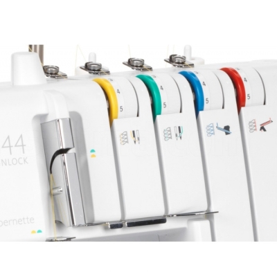 BERNINA B44 Bernina Bernette Funlock B44, 4 nitkowy Owerlok, 15 ściegów.