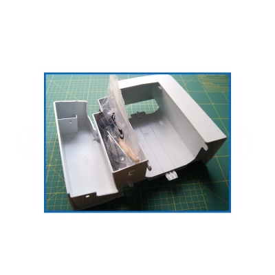 BERNINA SG-7 Maszyna do szycia wieloczynnościowa sterowana komputerowo, 80 programów szycia